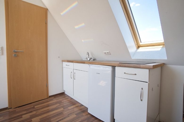 Dachgeschosswohnung in einem Mehrfamilienhaus, Internet möglich. Ruhig und zentral in Castrop-Rauxel gelegen. – 53e54469492d0eb190041f0af05bf9fb496d502d.jpg