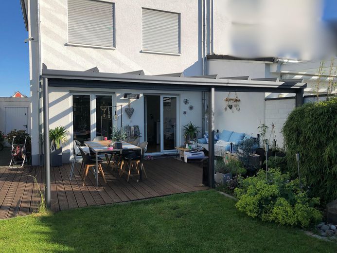 Emménager plutôt que rénover – maison jumelée de haute qualité avec jardin – Terrasse