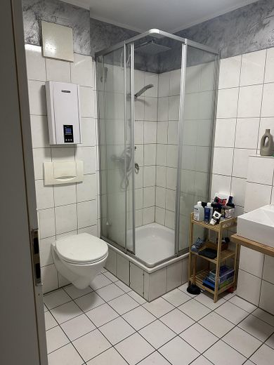 Luminoso apartamento de 2 habitaciones con amplia zona de estar y plaza de garaje subterráneo en Witten Annen – Bad