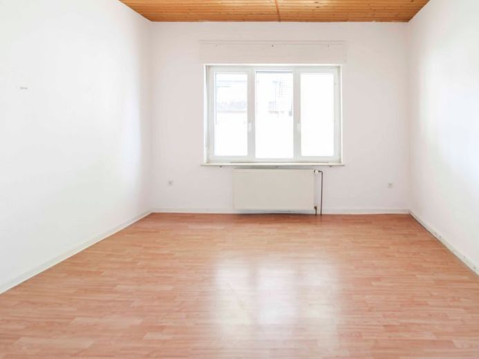 Vielseitiges Zweifamilienhaus mit Entwicklungspotenzial in guter Lage von Recklinghausen Süd – Foto 1