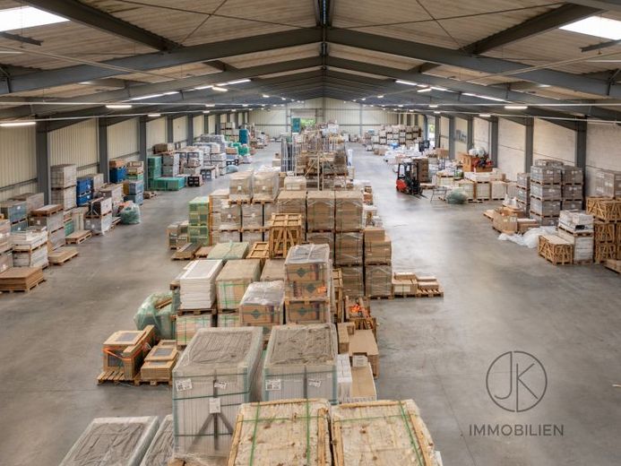 ***Gewerbeobjekt mit Lagerhalle, Bürotrakt und Showroom in Bremen-Farge – Foto 1