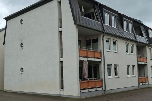 Schöne 3ZKB-Eigentumswohnung mit Loggia und KFZ-Stellplatz in Saarlouis-Lisdorf zu verkaufen.