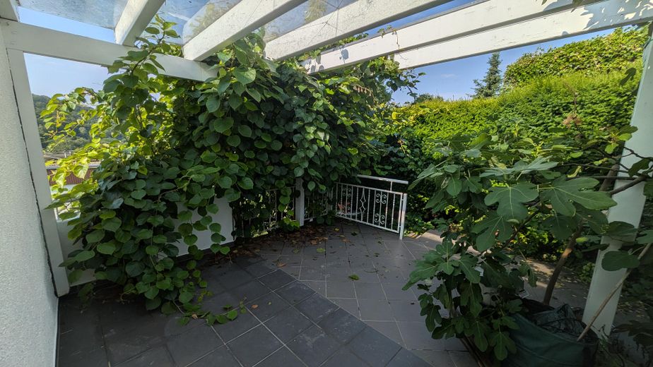 Family Happiness with Panoramic Views: Spacious Living in Leonberg’s Prime Location – Terrasse