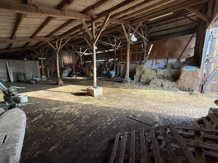 Großzügiger Resthof mit über 6,2 ha Land - ruhige Lage, vielseitige Nutzungsmöglichkeiten – Scheunenteil 2