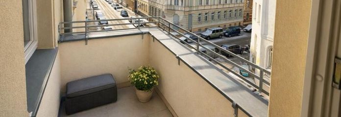 STILVOLL WOHNEN MIT BALKON, BEZUGSFREI