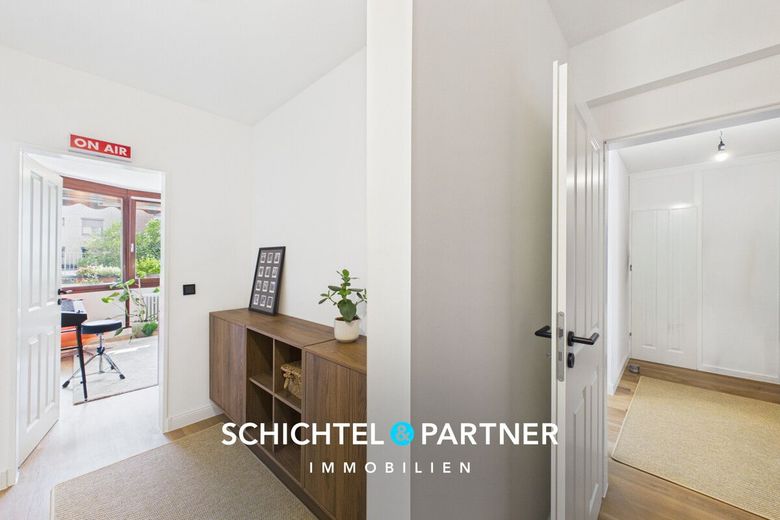 Alte Neustadt | Renovierte 3-Zimmer-Wohnung mit Garage und Balkon – S&amp;P | Flur