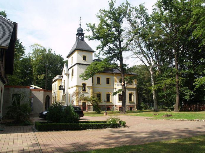 Exklusiv DG-Penthouse JAGDSCHLOSS 20km von L-Bhf 210m², 40m² Dachterrasse, Park, See, 2 Bäder – Jagdschloss Zeititz