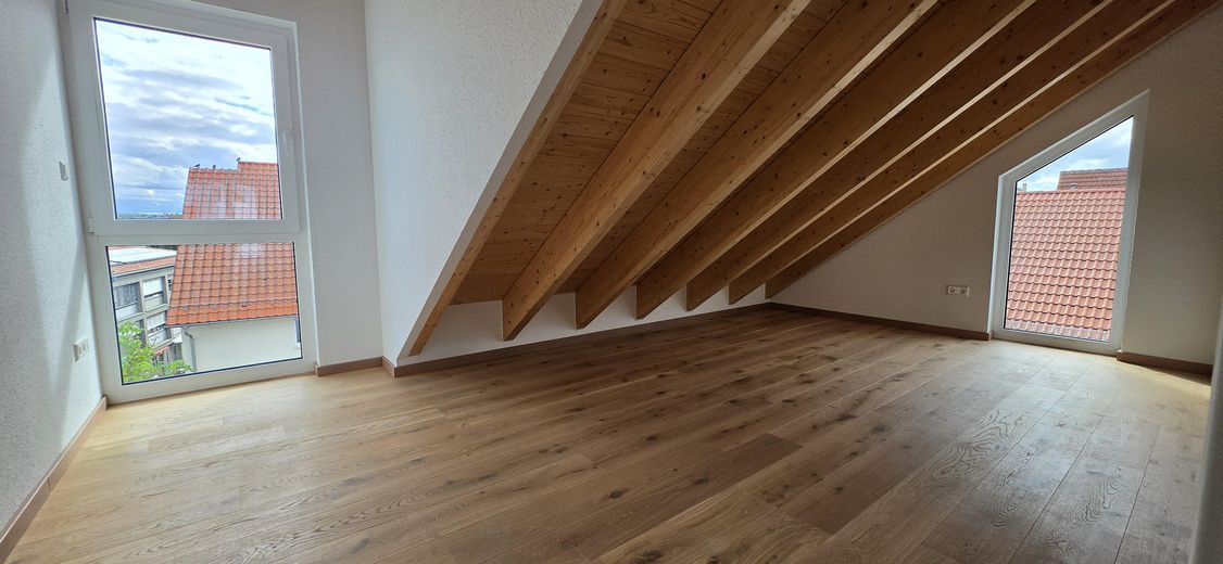 Bright 3-room top-floor new-build apartment with a great view – Kinderzimmer