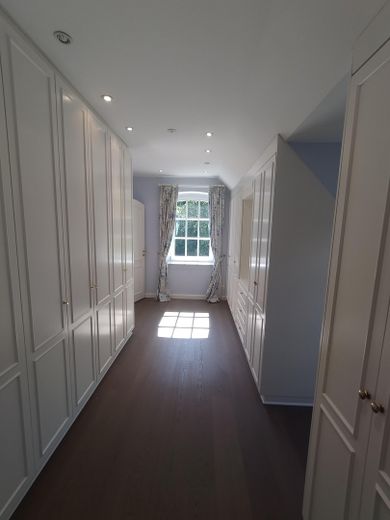 Herrschaftliche Villa am Ende einer elbnahen Sackgasse in Othmarschen – Ankleidezimmer