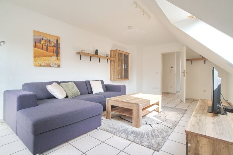 Helle Wohnung mit eigenem Eingang, Balkon und viel Komfort zum Wohlfühlen, Internetzugang möglich – 37922151923e3ab2eaad154a37a1c450602f1c62.jpg