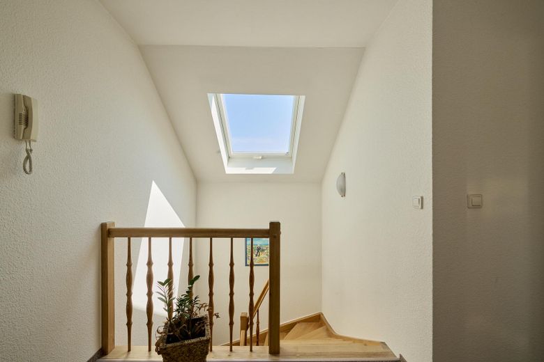 Großzügiges Einfamilienhaus auf traumhaft schönem Grundstück – Treppenhaus