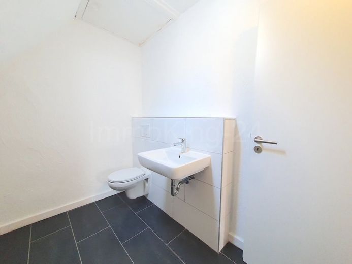 ++ WOHN- UND GESCHÄFTSHAUS IN ZENTRALER LAGE! TOP RENDITE!! ++ – WC DACHGESCHOSS