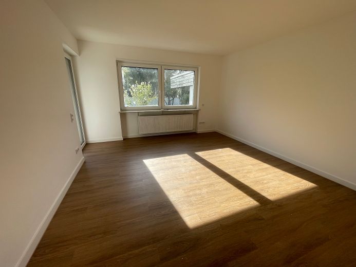 Hermosa casa unifamiliar - reformada integralmente - mucho espacio para toda la familia - ¡sin agente inmobiliario! – EG Büro / Gästezimmer