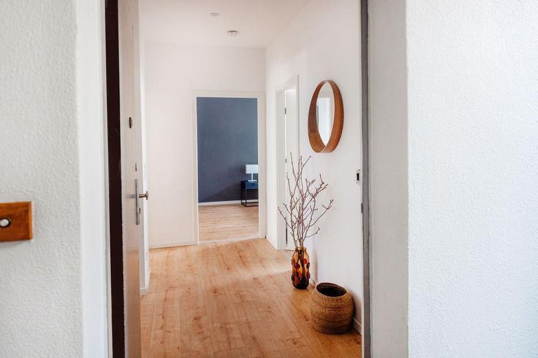 ¡Sin comisión! Tu hogar en Charlottenburg: luminoso apartamento de 3 habitaciones con balcón, cocina equipada y ascensor – Welcome Home!