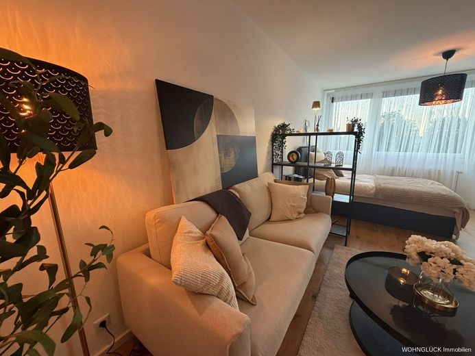 High end Apartment mit Fernblick – Wohnen