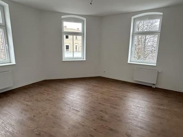 Zweitbezug nach San.! Kompakte 3-Zi. mit Einbauküche, Lam., Lift u. Wanne! – Foto 1
