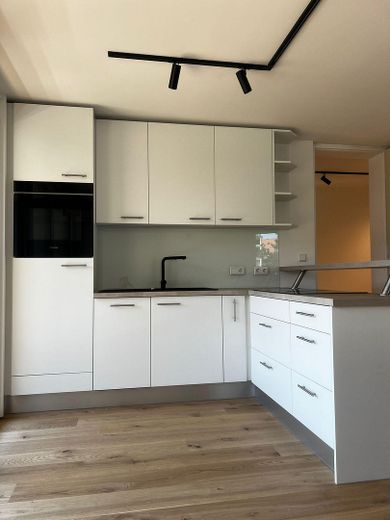 2-3-Zimmer Premium‑Apartment am Olympiapark – Erstbezug nach Vollsanierung mit flexiblem Grundriss – Siemens-Küche
