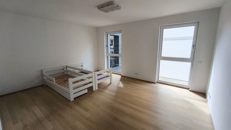 Großzügige 3 Zimmer Wohnung zentral Wiesbaden / 2 Bäder + Tiefgaragenstellplatz / Wilhelms IX – Kinderzimmer / Büro