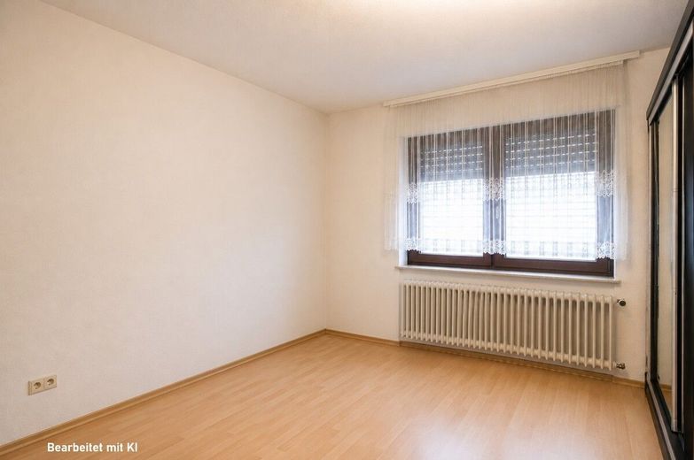 Ihr Deal: 3 Häuschen, 3 Garagen, bis zu 5 WE, davon nur 2 vermietet. HEIZUNG IST NEU! – WE1 Schlafen 1