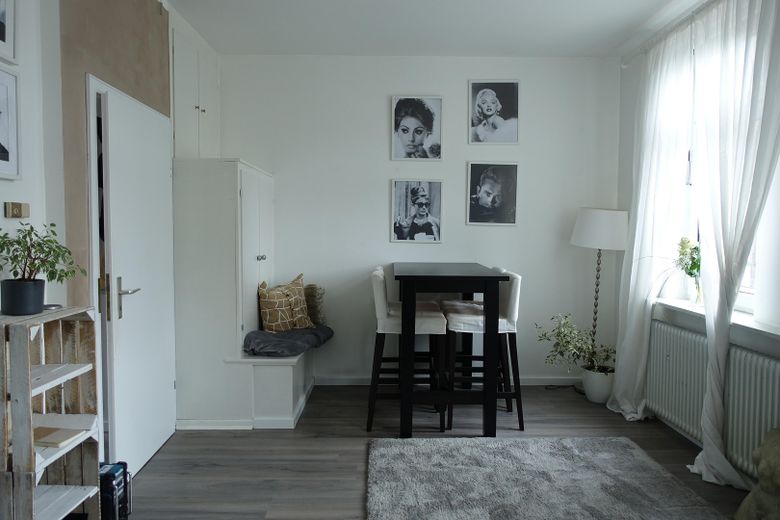 Frisch sanierte 1-Zi Whg. am Rande der Altstadt Gelnhausens – Wohn/Schlafzimmer