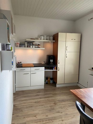 Renoviert, 2,5 ZKB Zentral ruhig, eigener Garten, möbliert – Esszimmer