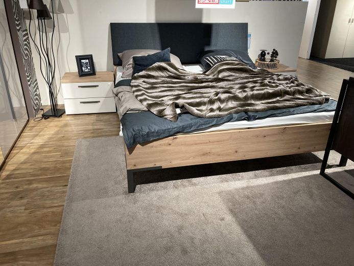 Obra nueva de 2 habitaciones en Feldmoching, amueblado y con balcón, primera ocupación – Schlafzimmer Bett 
