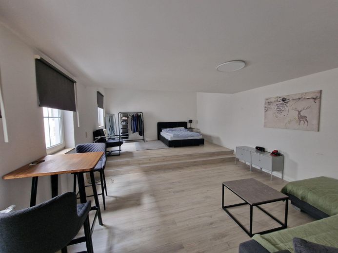 Großzügiges Apartment in Landau Isar – Wohnbereich