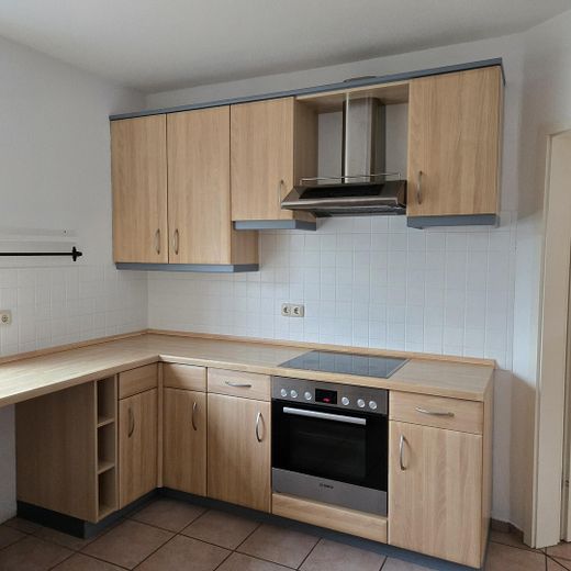 EBK mit hochwertigem Backofen