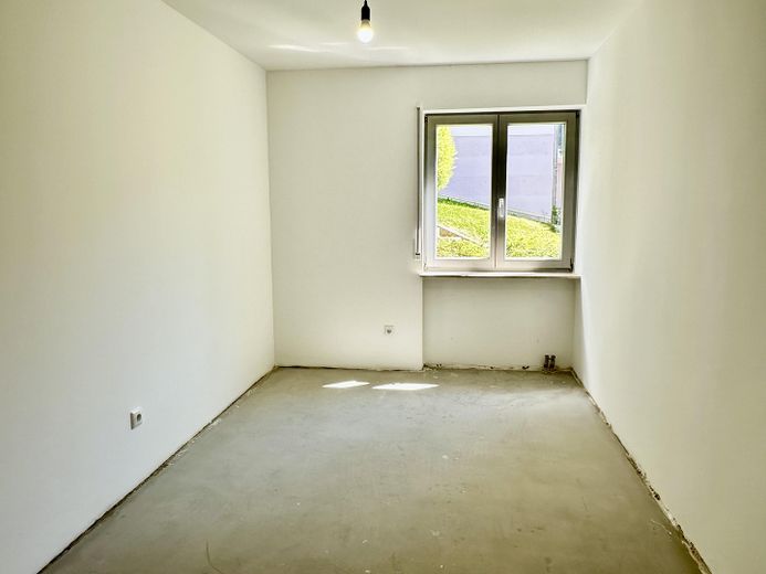 Erstbezug nach Sanierung – 3-Raum-Wohnung mit Terrasse & Garten – Büro/Kinder