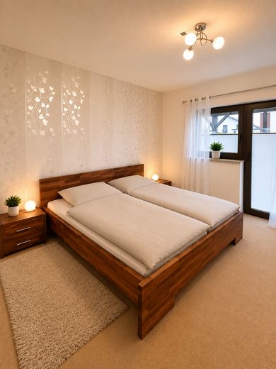 من المالك الخاص! منزل عائلي منفصل مع شقة ملحقة في موقع هادئ – Schlafzimmer 1 