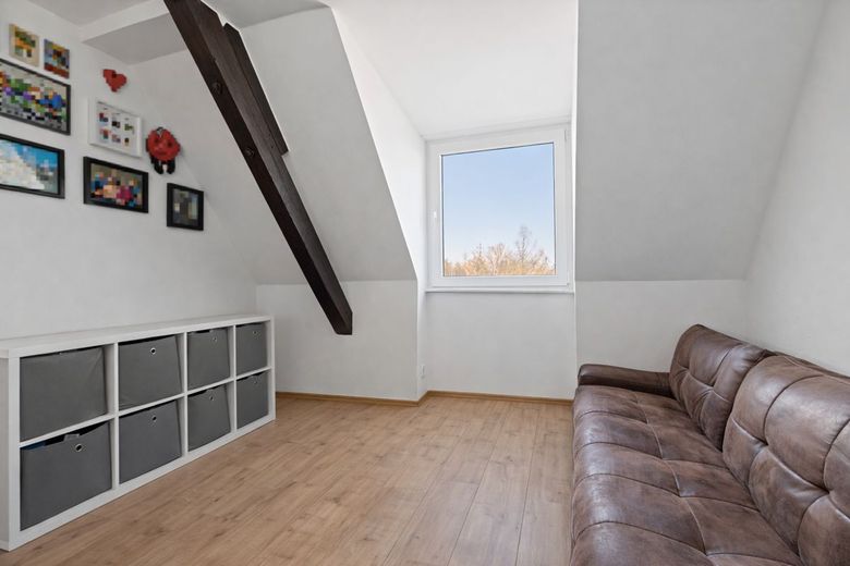 Tolle Familienwohnung mit Dachterrasse und Galerie in der Anhalt-Siedlung – Kin1
