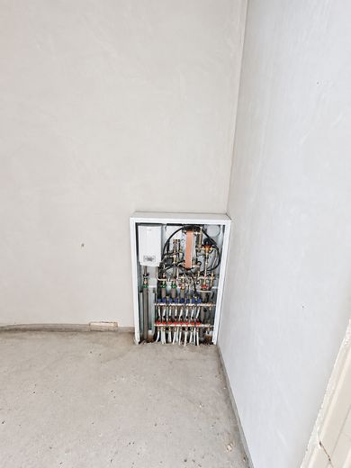 Exklusives Penthouse mit dem Aufzug von der Tiefgarage bis in die Wohnung – Penthouse Wohnung Abstellraum
