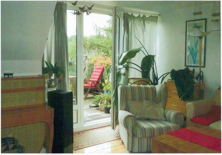Schöne, helle 4-Zimmer Dachgeschosswohnung mit grossem Balkon im oberen Göttinger Ostviertel – Wohnzimmer