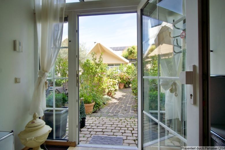 Loft-Apartment mit schöner Terrasse in bevorzugter Lage von Düsseldorf Düsseltal, Internetzugang, PKW-Stellplatz möglich! – 5a6139bbb6b4bad859df5358949c3a0f05d03e64.jpg
