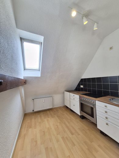 Mehrfamilienhaus, Dreifamilienhaus mit Loft Charakter u. Dachterrasse in Krefeld – Küche Wohnung 3