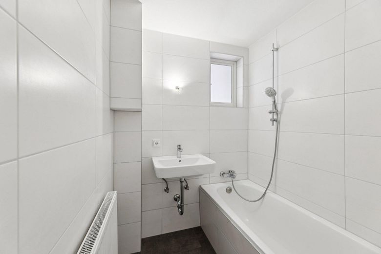Tolle und gemütliche 3,5-Zimmer-Wohnung im beliebten D-Programm-Viertel von Amberg – Bad