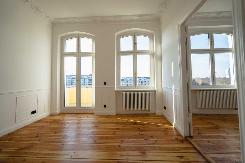 Provisionsfrei: Erstbezug am Volkspark Wilmersdorf, 3-Zi Stuck-Altbau, Balkon, Blicke über die Stadt – Zimmer 2