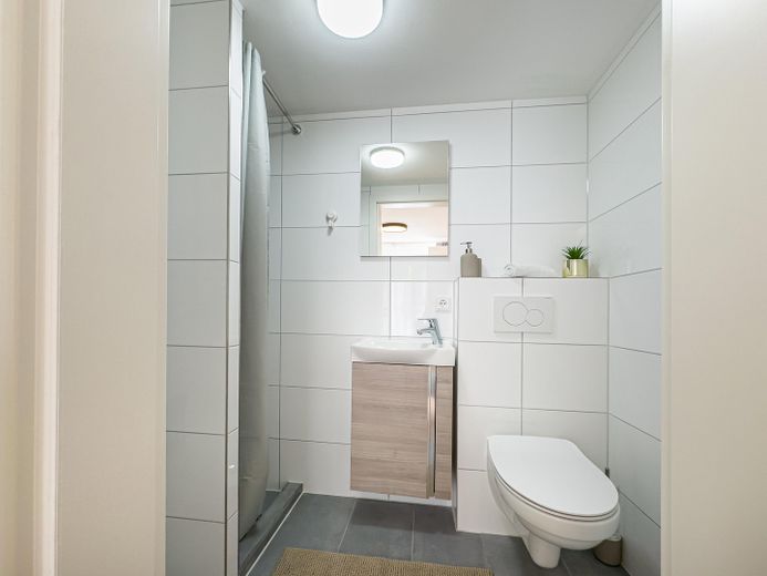 Modernisiertes Endreihenhaus mit 2 Bädern und 2 Loggien – ideal für Eigennutzer oder Kapitalanleger – Foto 14