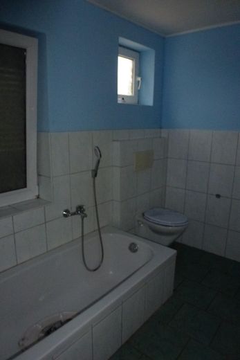 Ruhige Seitenstraße und doch zentral – Badezimmer Duschbad