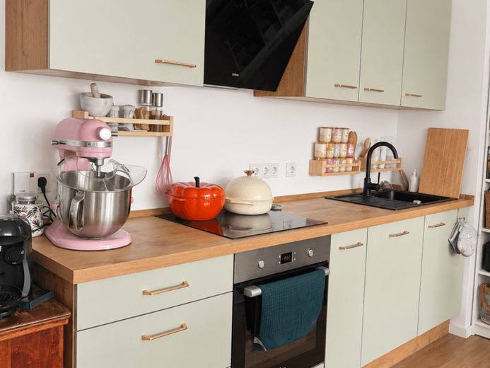 FAMILIEN-WOHNUNG MIT ERSTKLASSIGER AUSSTATTUNG // 4 Zimmer, Gäste-WC & Stellplatz im Parkhaus – Foto 1