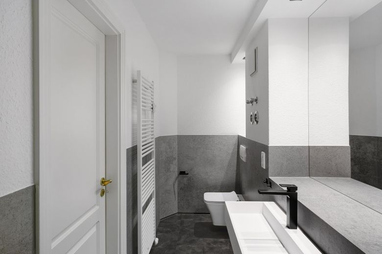 Elegante Altbauwohnung im Waldstraßenviertel - Erstbezug nach Sanierung - Provisionsfrei – Bad