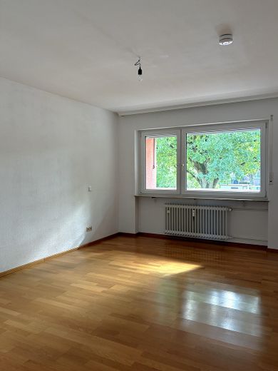 Gerenoveerd 3-kamerappartement met balkon en uitzicht op het groen op een rustige locatie in Sachsenhausen Süd – Foto 3
