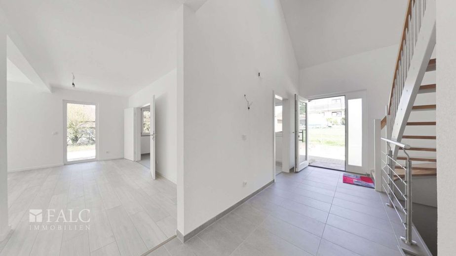 Großzügiger KfW-55-Neubau in begehrter Lage von Hochstadt (Pfalz) – Flur_1