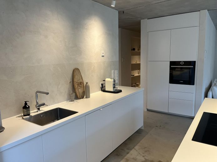 4-Zimmer-Wohnung mit großem Garten, Terrasse & Garage – Küche