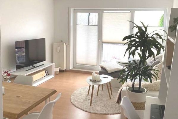 Attraente appartamento di 2 locali a Lipsia-Lindenthal con balcone