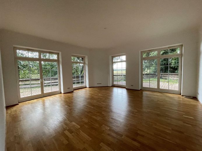 Gemütliche, ebenerdige Doppelhaushälfte im Landhausstil! – Wohnzimmer