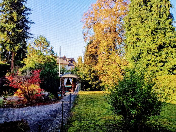Kleinhadern - Helle Süd-Terrassenwohnung im Grünen zu verkaufen! – Idyllischer Innenhof