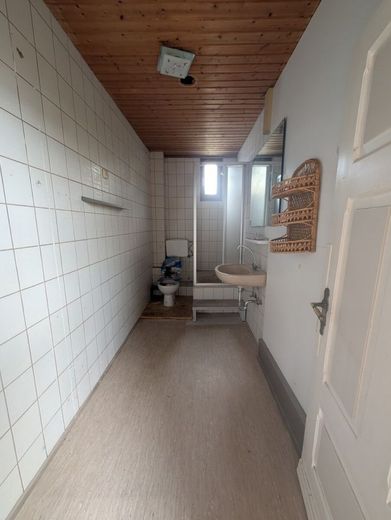 Löhne-Gohfeld — bezugsfreies Anlageobjekt mit Entwicklungspotenzial – Bad OG