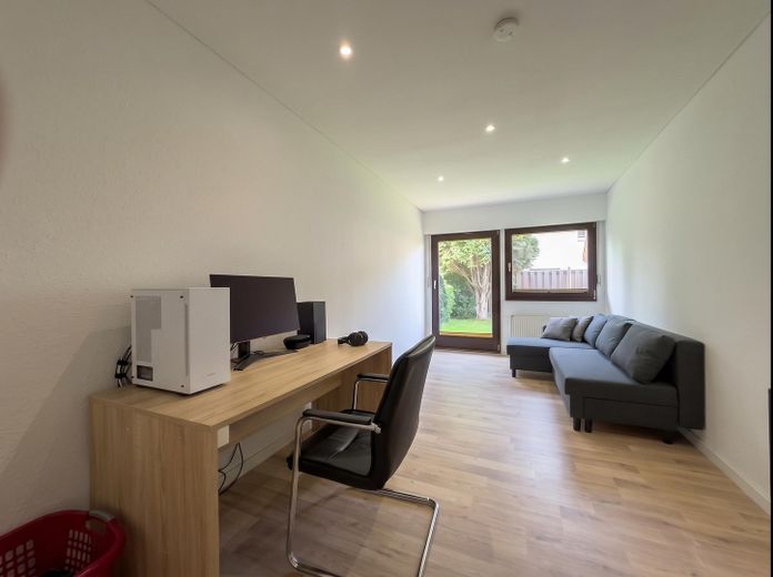 Bungalow ben tenuto a Marne con tetto nuovo, giardino appartato, camino e impianto fotovoltaico – Schlafzimmer/Büro