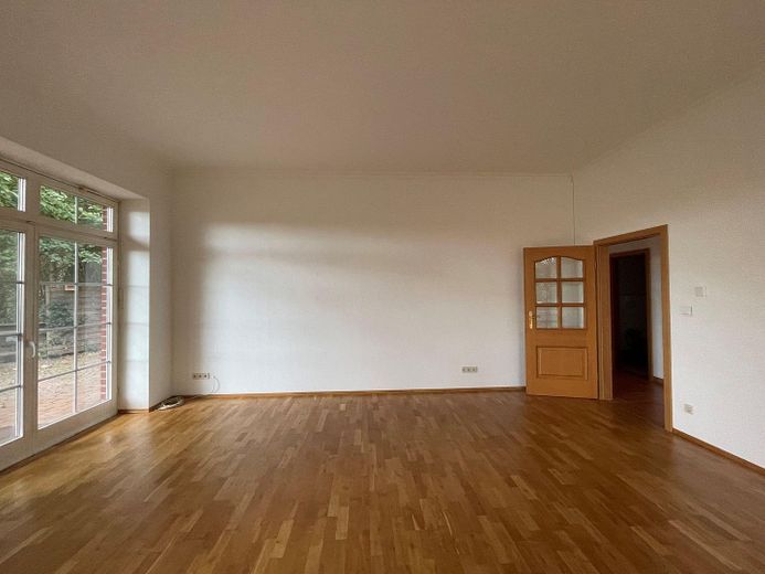 Gemütliche, ebenerdige Doppelhaushälfte im Landhausstil! – Wohnzimmer